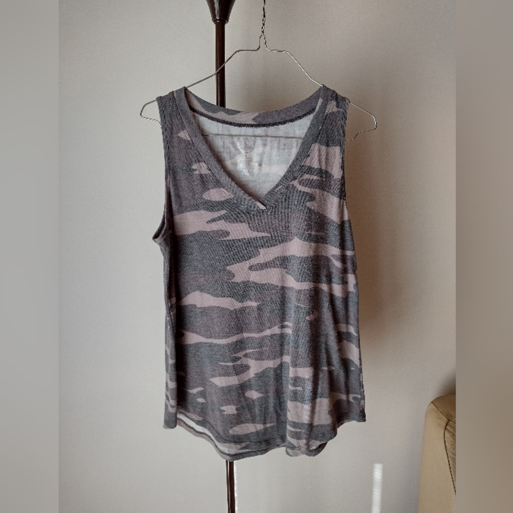 24/7 by Maurices tank